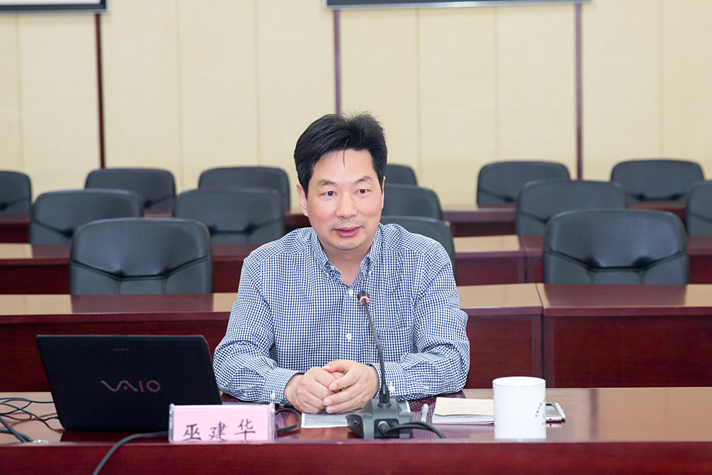 李廷祥副书记介绍了海南州的基本情况,总结了前期与我院在基层干部